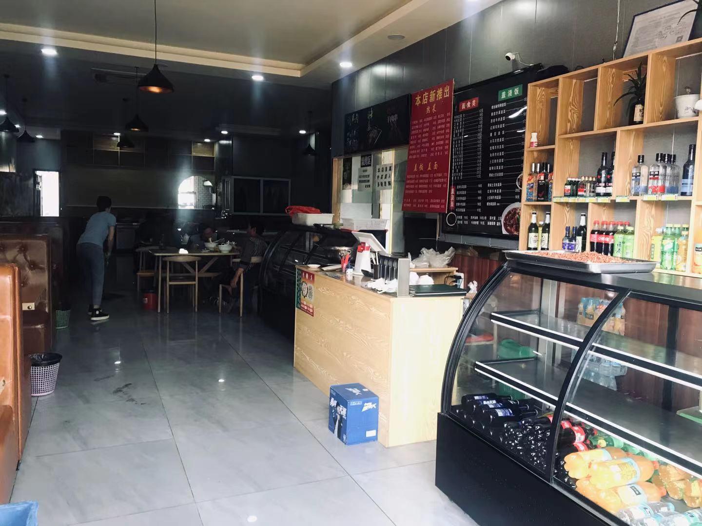 房山临街150㎡饭店转让，可做烧烤，刀削面，快餐店